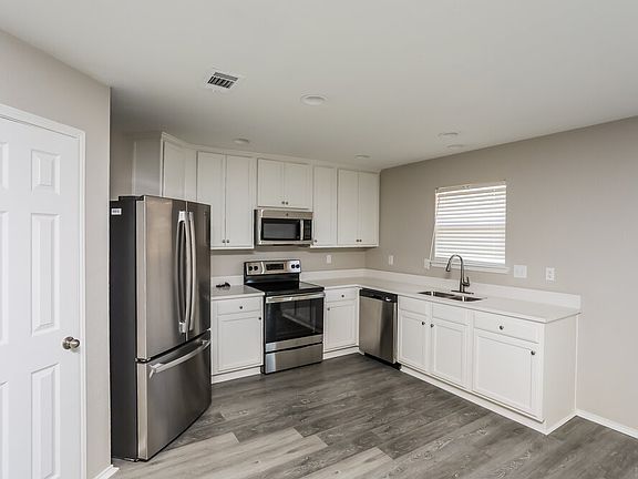 5th image of 824 Newberry Trl