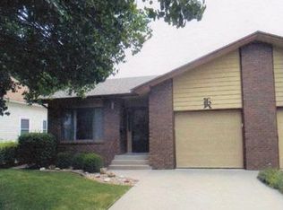 216 S Lincoln St, Hillsboro, KS 67063