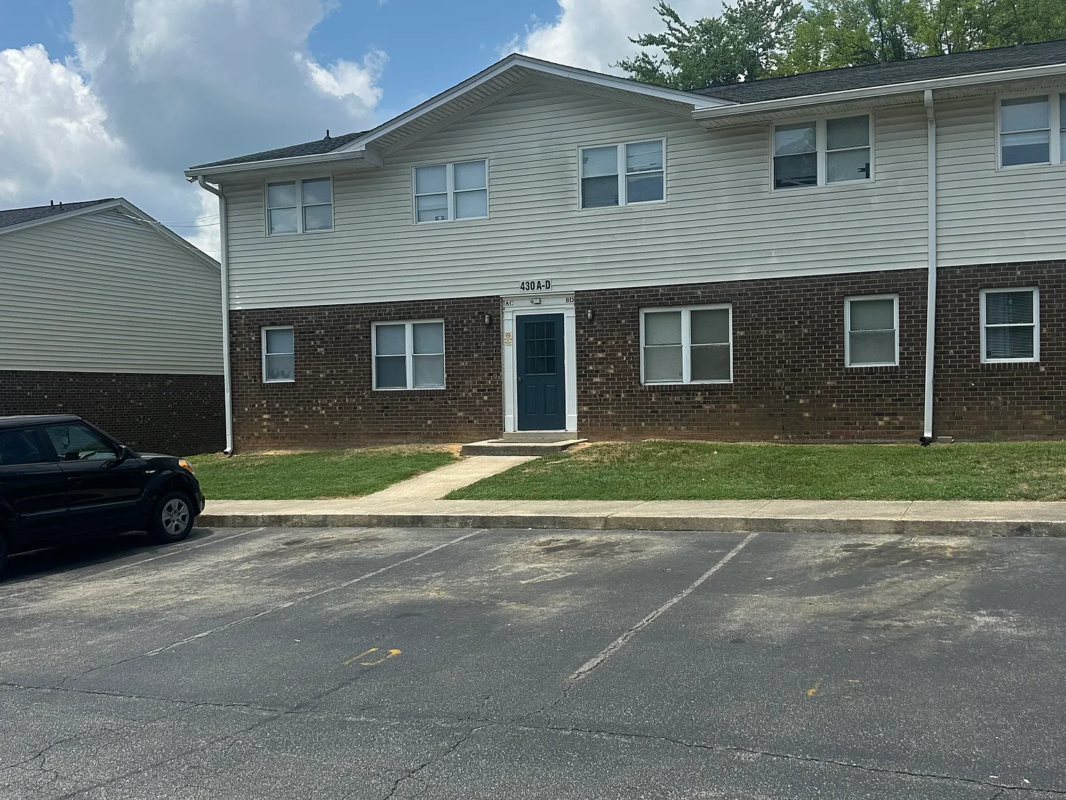 Oak Village Apartments — Photo 1