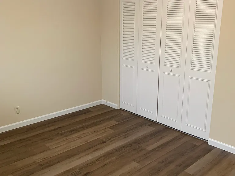 1011 Padre Dr — Photo 2