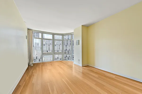 Sold by LG Fairmont Group | media 6
