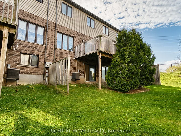 1030 Oakcrossing Gate #16 — Photo 37