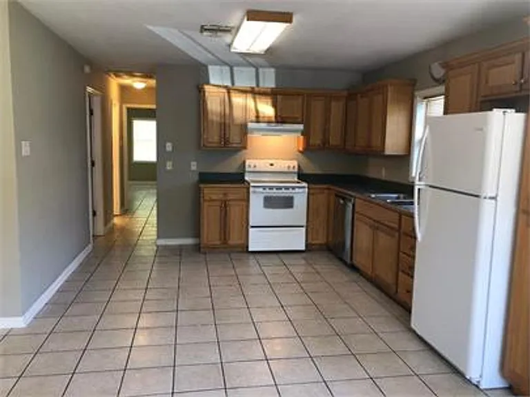 433 Idlewild Dr — Photo 7