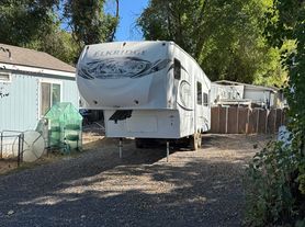 3611 N Highway 97