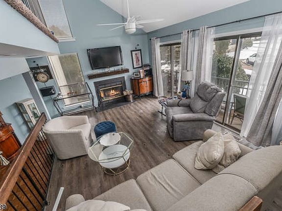 3rd image of 275 Crabtree Ct