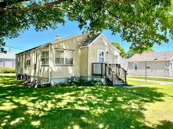 1929 10th St, Peru, IL 61354