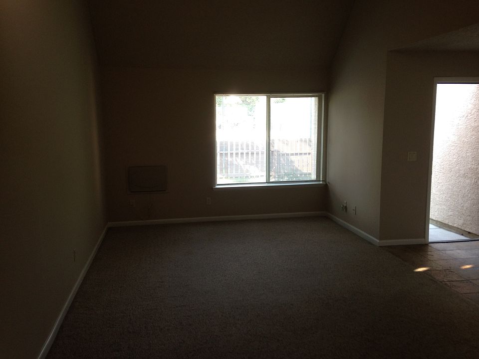 1st image of 1035 Baywood Dr