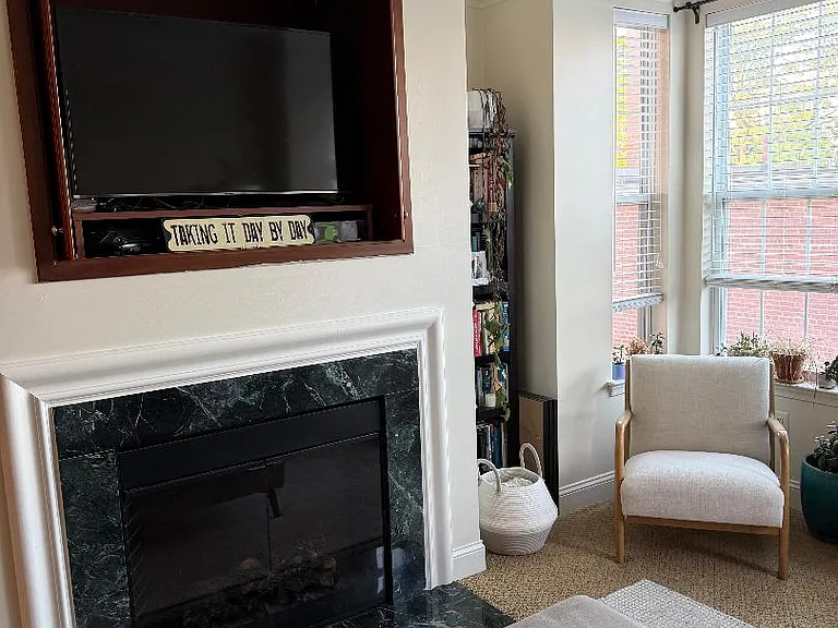 1451 Belmont St NW — Photo 3