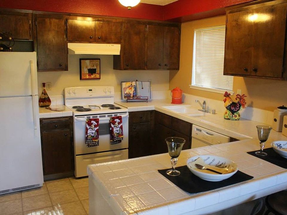 0918 Cedar Grove Apartments, 1865 East 8th St 1865 E 8th St Chico