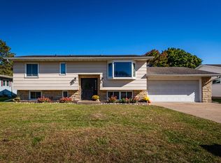 538 Sand Lake Rd, Onalaska, WI 54650