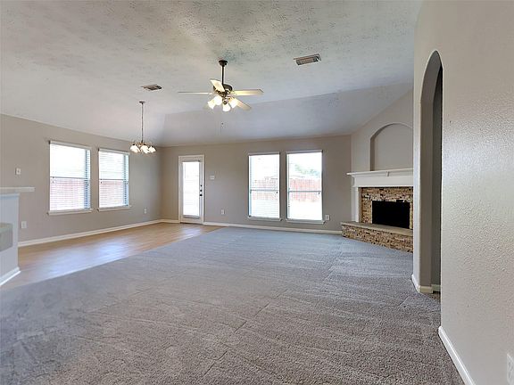 3rd image of 21605 Anvil Ln