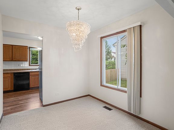 4th image of 117 Southwood Cir