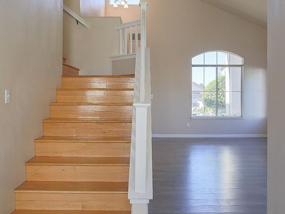 4th image of 1291 Alder Ct