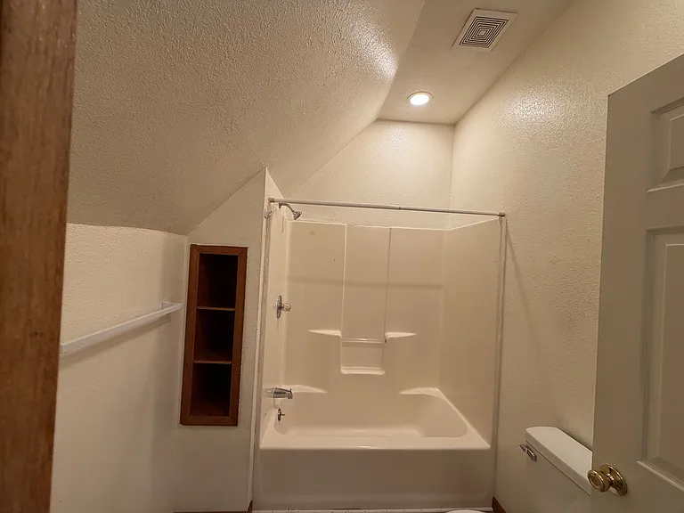 2534 Windsor Ave #2536 — Photo 7