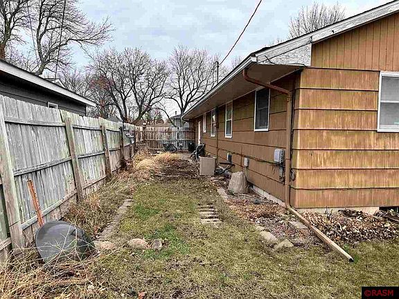 2nd image of 302 Emerson Ln