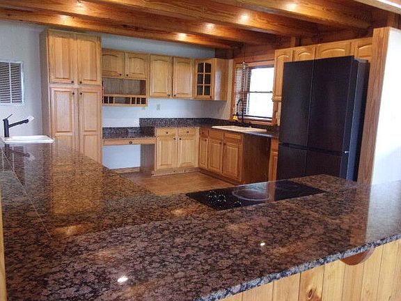 3rd image of 32 Lunker Ln