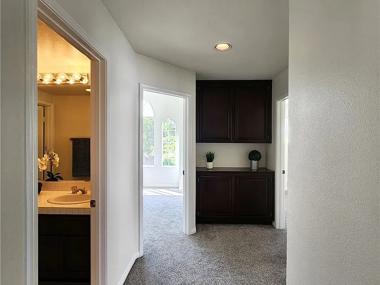 11 Paloma Dr — Photo 15