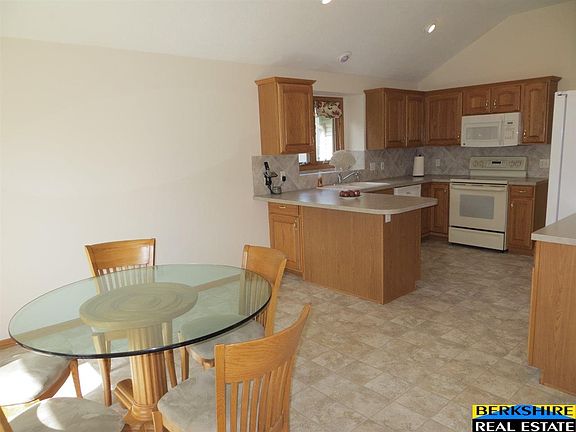 3rd image of 7008 S 167th Ave
