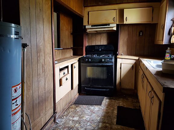 5th image of 414 Barker St