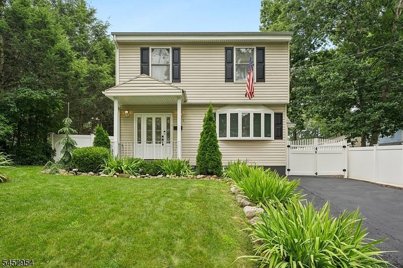 1st image of 91 Redwood Ave