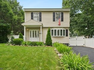 91 Redwood Ave, Wayne Twp., NJ 07470