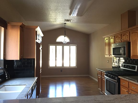 3rd image of 9477 Pioneer Cir