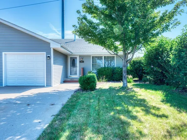 805 Covey Ln, Coal City, IL 60416