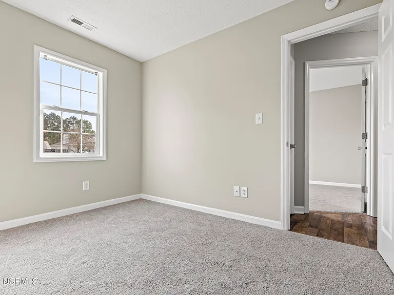 305 Foxridge Ln — Photo 28