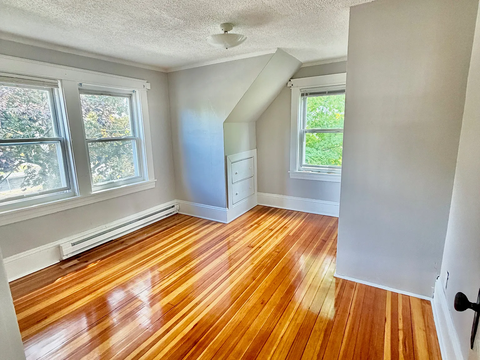 3 bed, $1,900 — Photo 3