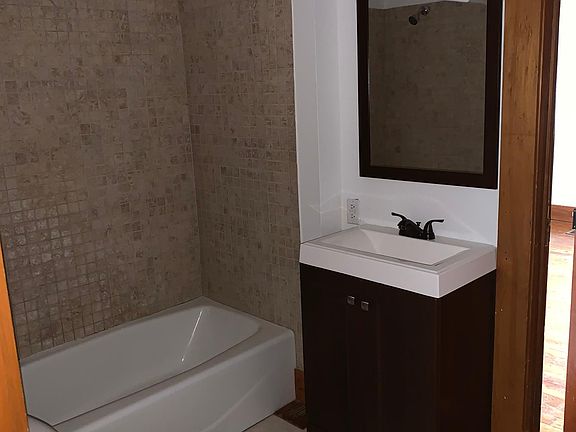 3rd image of 304 S Pine St
