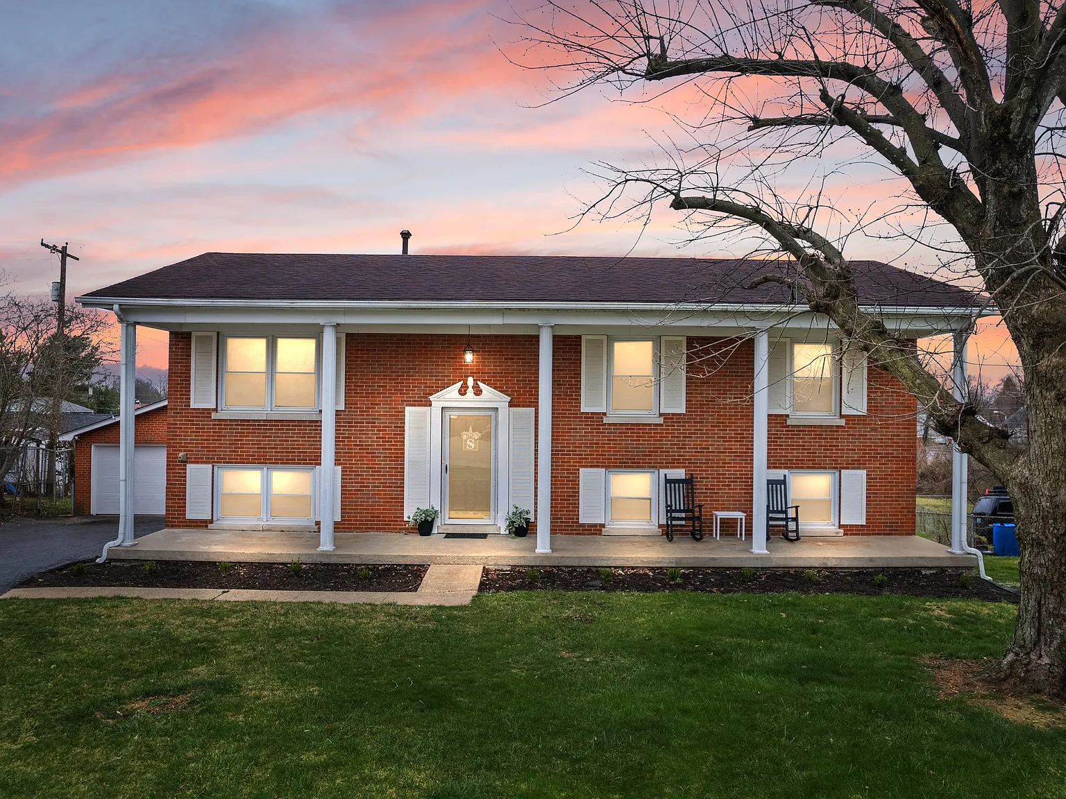 1706 Cameron Ct — Photo 1