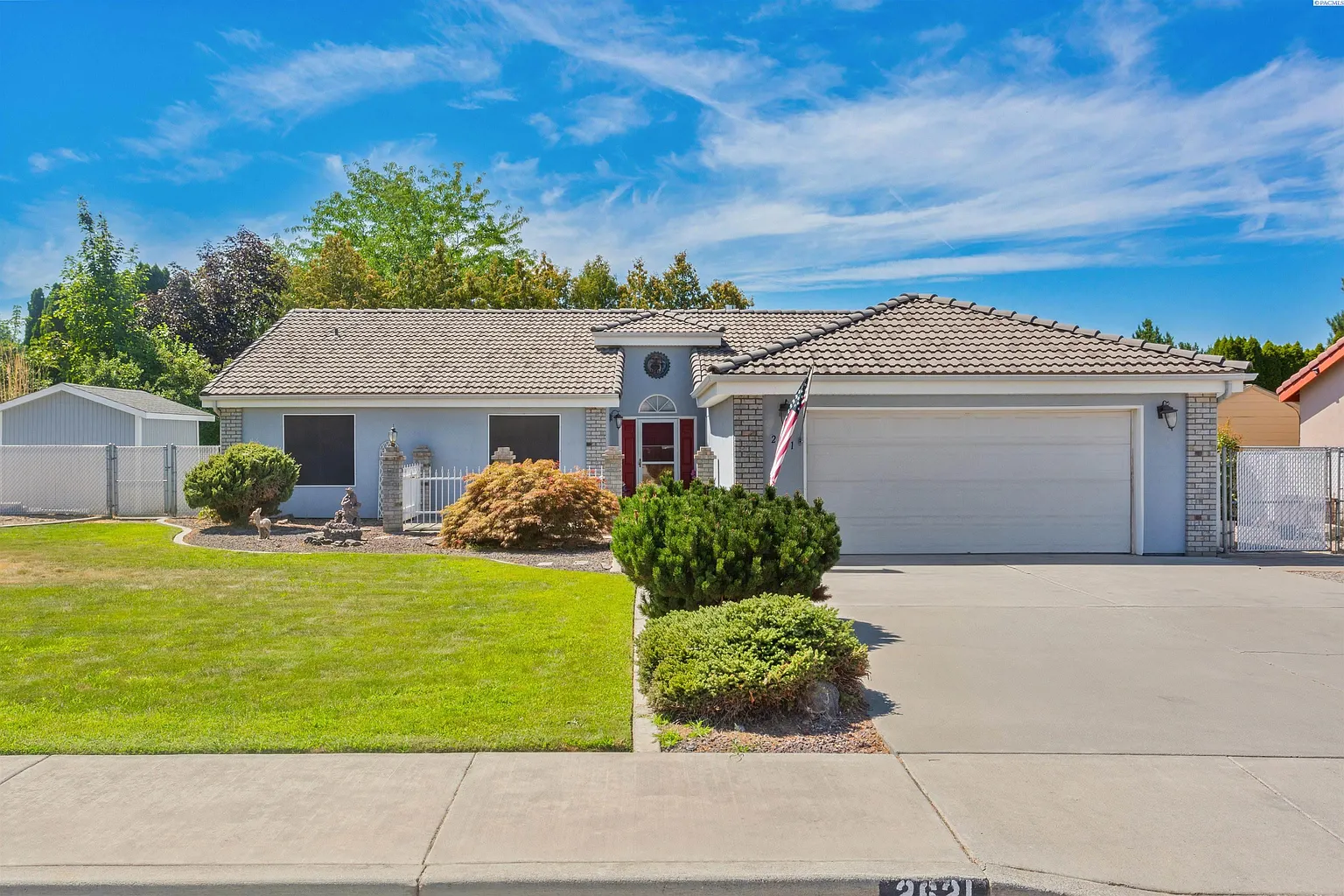 2621 Royal Palm Ave photo 1