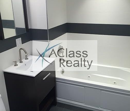 3rd image of 2702 Hoyt Ave S #1
