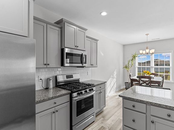 4th image of 255 Lakota Loop