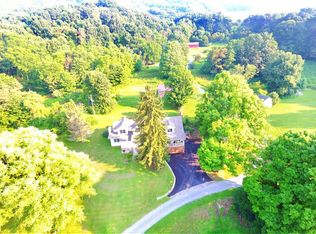 861 Slade Rd, Bluefield, VA 24605