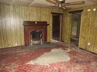 5th image of 904 Fox Ave