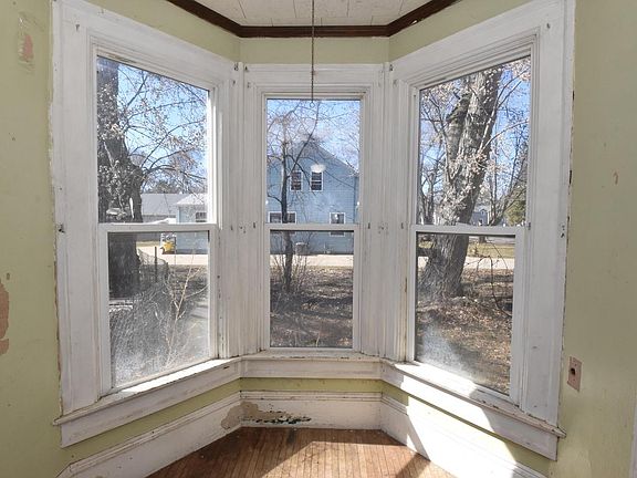 4th image of 533 East Main STREET