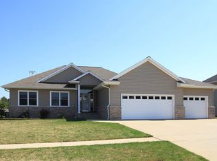 304 Cardinal Ave, Atkins, IA 52206