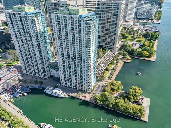 99 Harbour Sq #606, Toronto, ON M5J 2H2