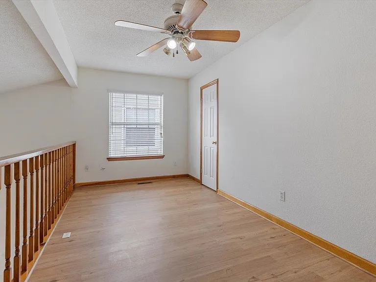 2510 Golden Park Ln — Photo 24