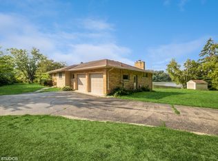 40W711 Burlington Rd, St Charles, IL 60175