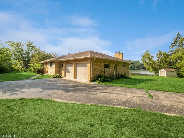 40W711 Burlington Rd, St Charles, IL 60175