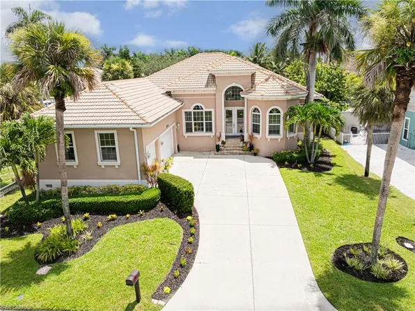 27151 Mora RD, BONITA SPRINGS, FL 34135