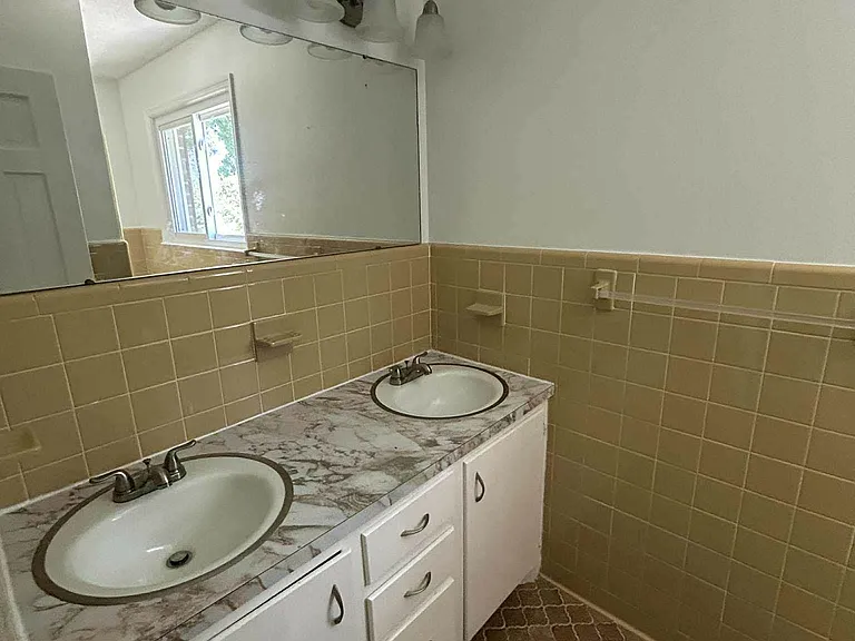 111 Arbor Rd — Photo 5