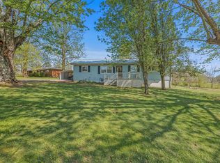 1052 Tom Price Rd, Jamestown, TN 38556