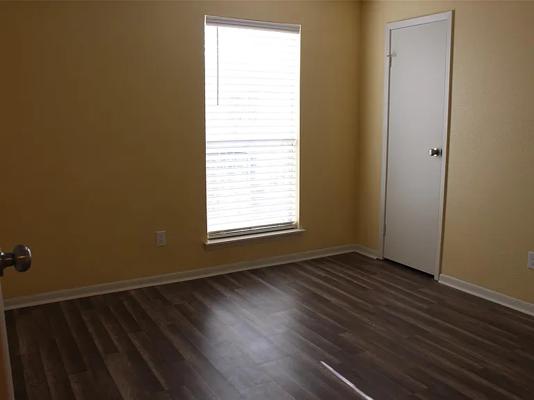 3919 Fairmont Pkwy #200 — Photo 22