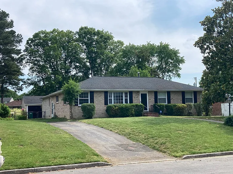 Woodlake Dr — Photo 2