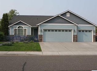 4103 Valencia Dr, Pasco, WA 99301