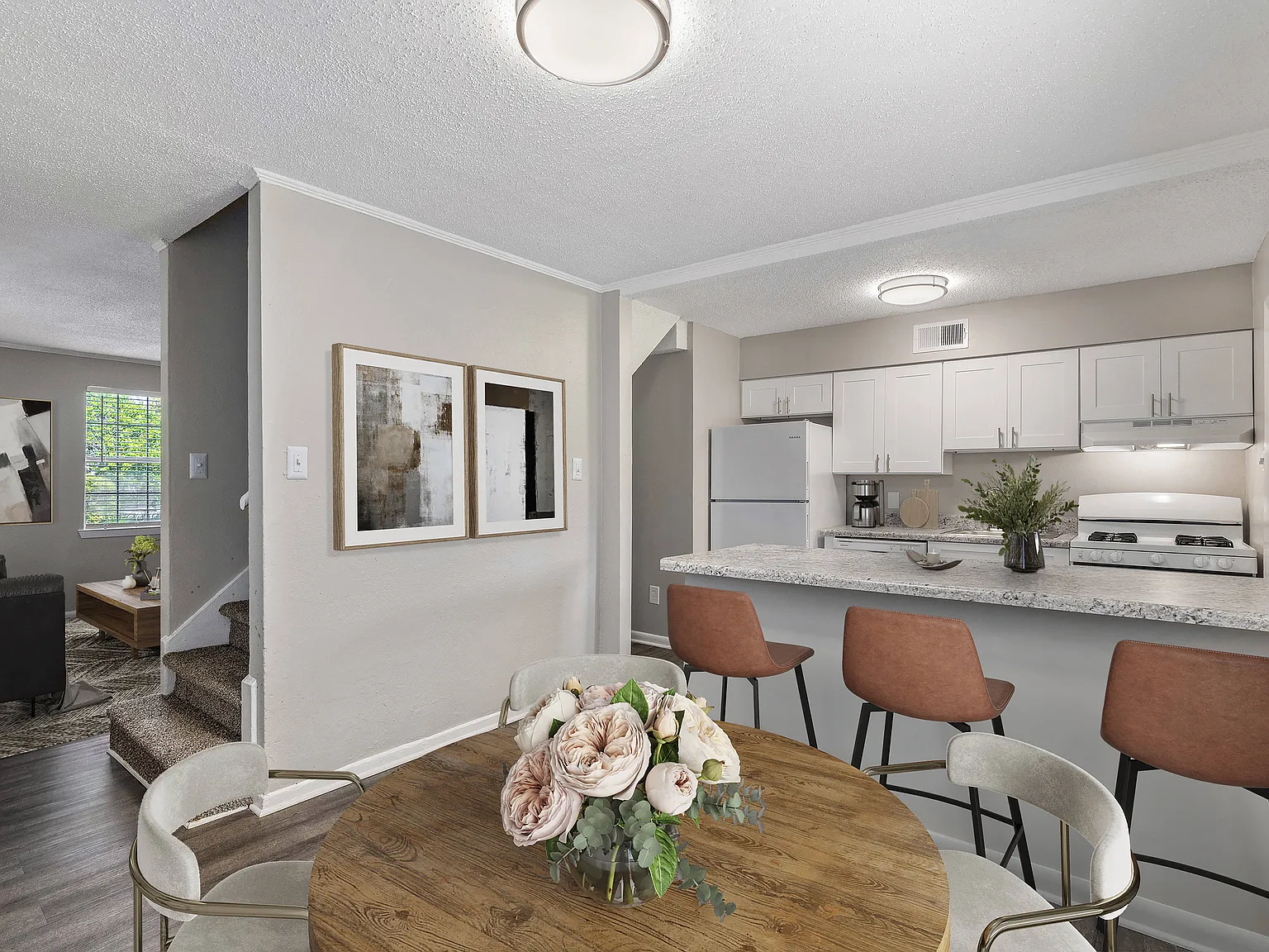 Midtown Oaks Townhomes — Photo 2