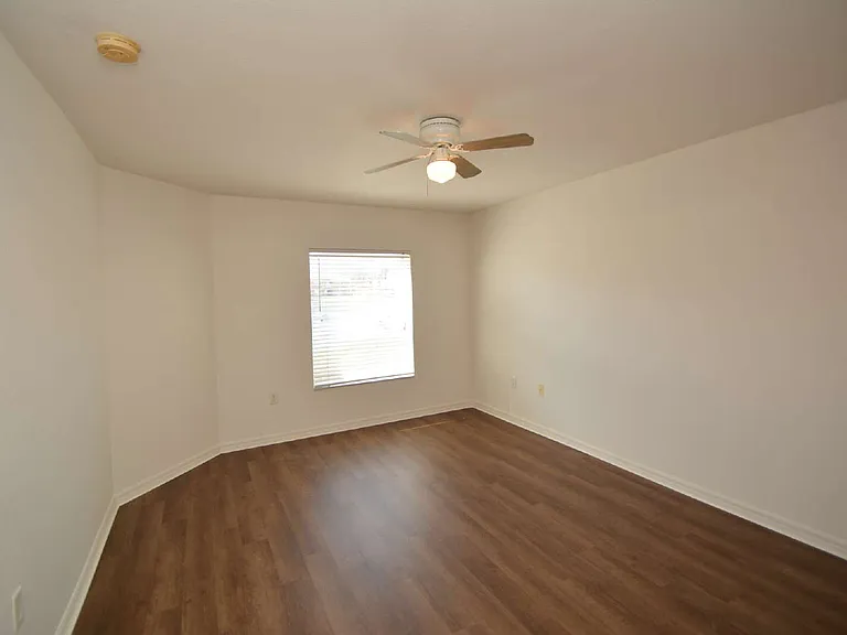 4600 E Moody Blvd #4H — Photo 15